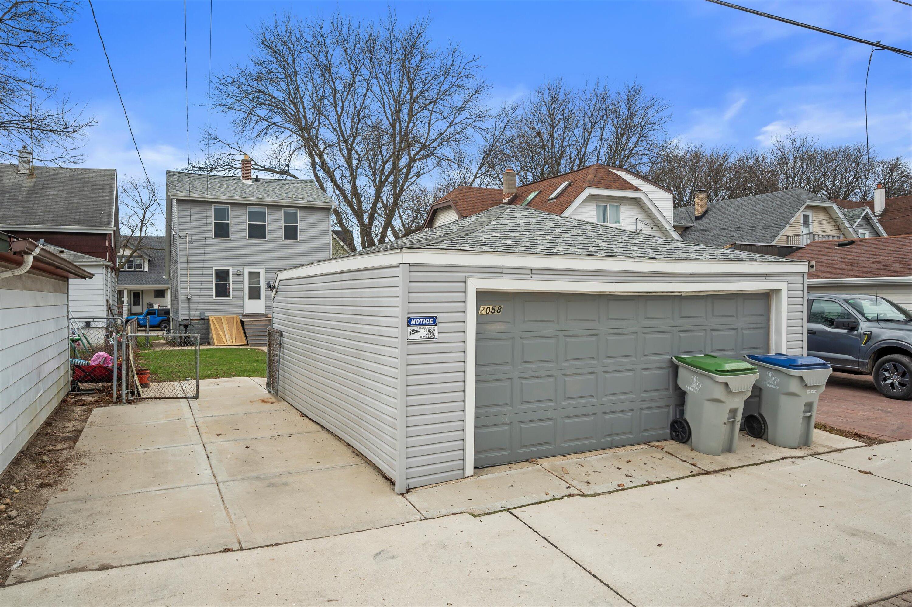 2058 South 36th Street Milwaukee, WI 53215 - Photo 8 of 28 09-Z62_8460