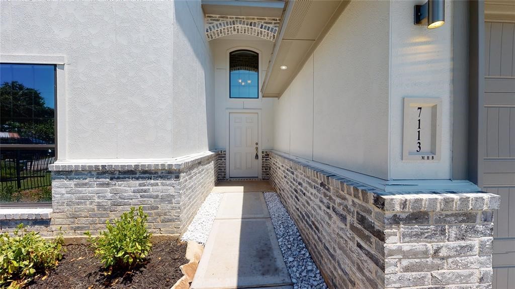 311 Mascot Street Houston, TX 77029 - Photo 4 of 23 a view of entryway