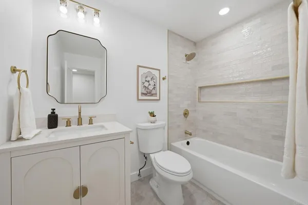 $1,049,900 | 12306 1/2 Gay Rio Drive, Lakeside, CA 92040