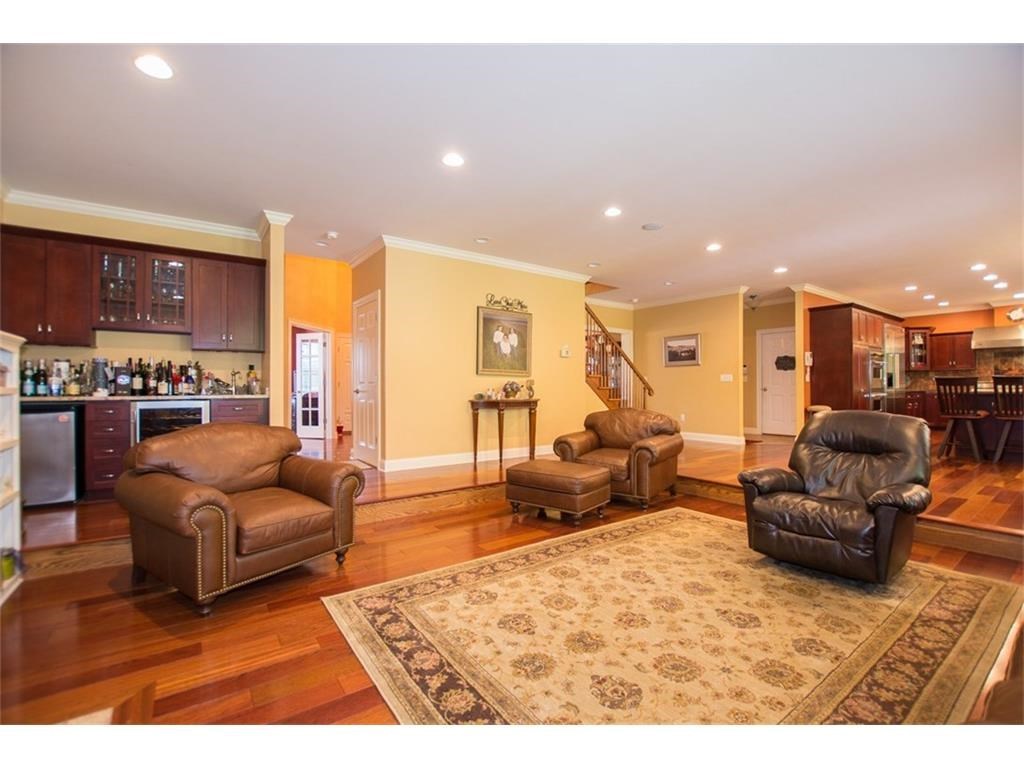 110 Fox Ridge Drive Cranston, RI 02921 - Photo 12 of 33 Gallery Image 12