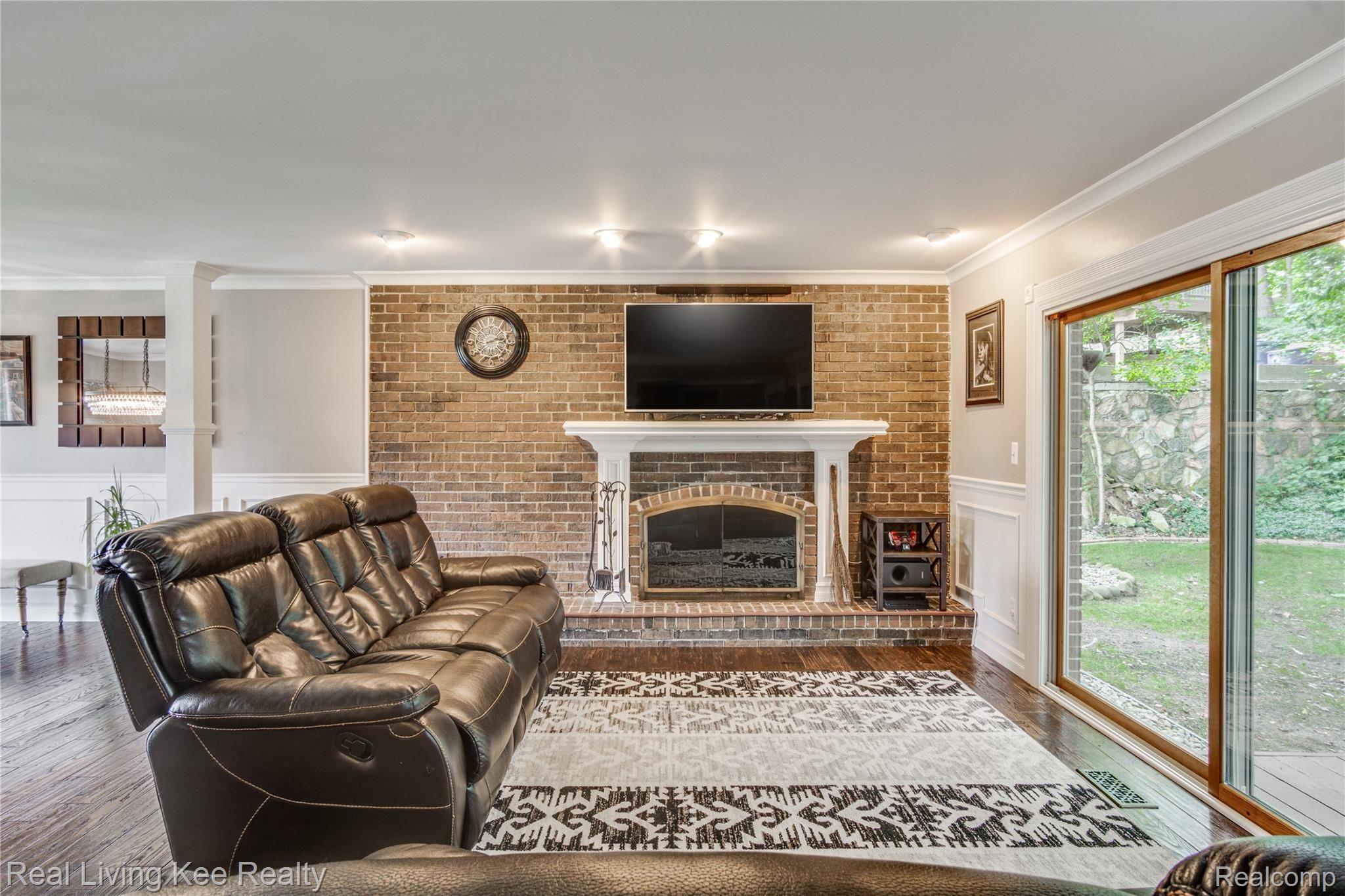 474 Ridgewood Road Rochester, MI 48306 - Photo 18 of 45 Interiors (9 of 41).jpg