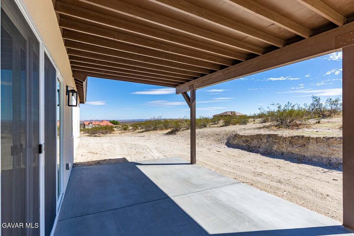 10654 Wilson Road California City, CA 93505 - Photo 27 of 36 a view of a balcony