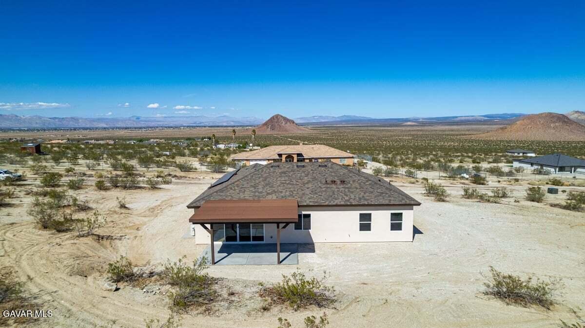 10654 Wilson Road California City, CA 93505 - Photo 32 of 36 a view of a terrace with a lake view