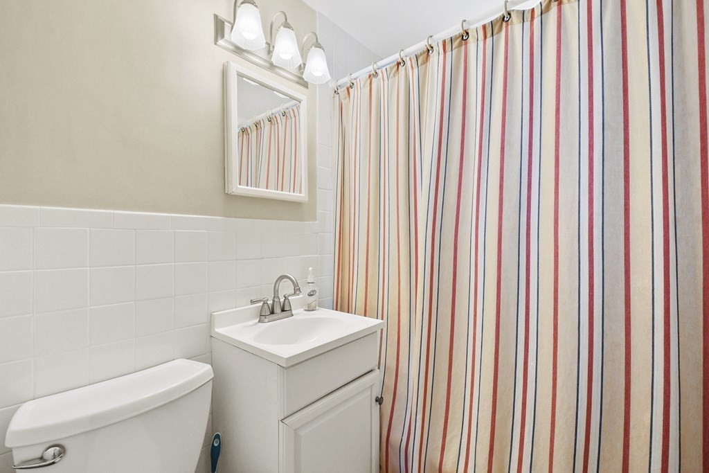 142 Dalton Road Chelmsford, MA 01824 - Photo 12 of 25 Gallery Image 12