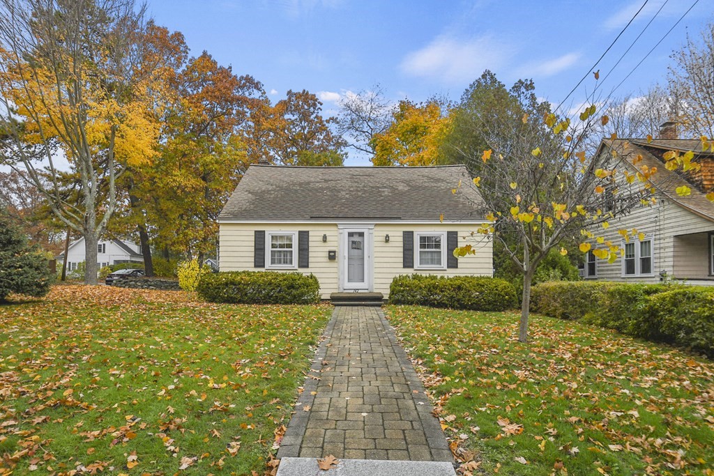 142 Dalton Road Chelmsford, MA 01824 - Photo 3 of 25 Gallery Image 3