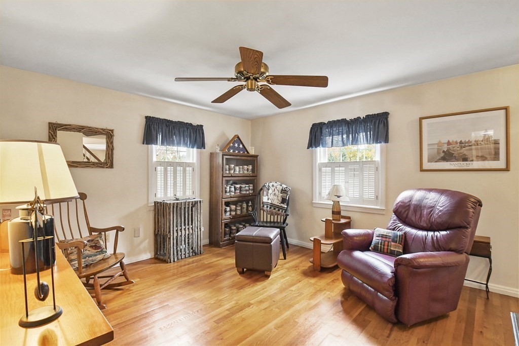 142 Dalton Road Chelmsford, MA 01824 - Photo 5 of 25 Gallery Image 5