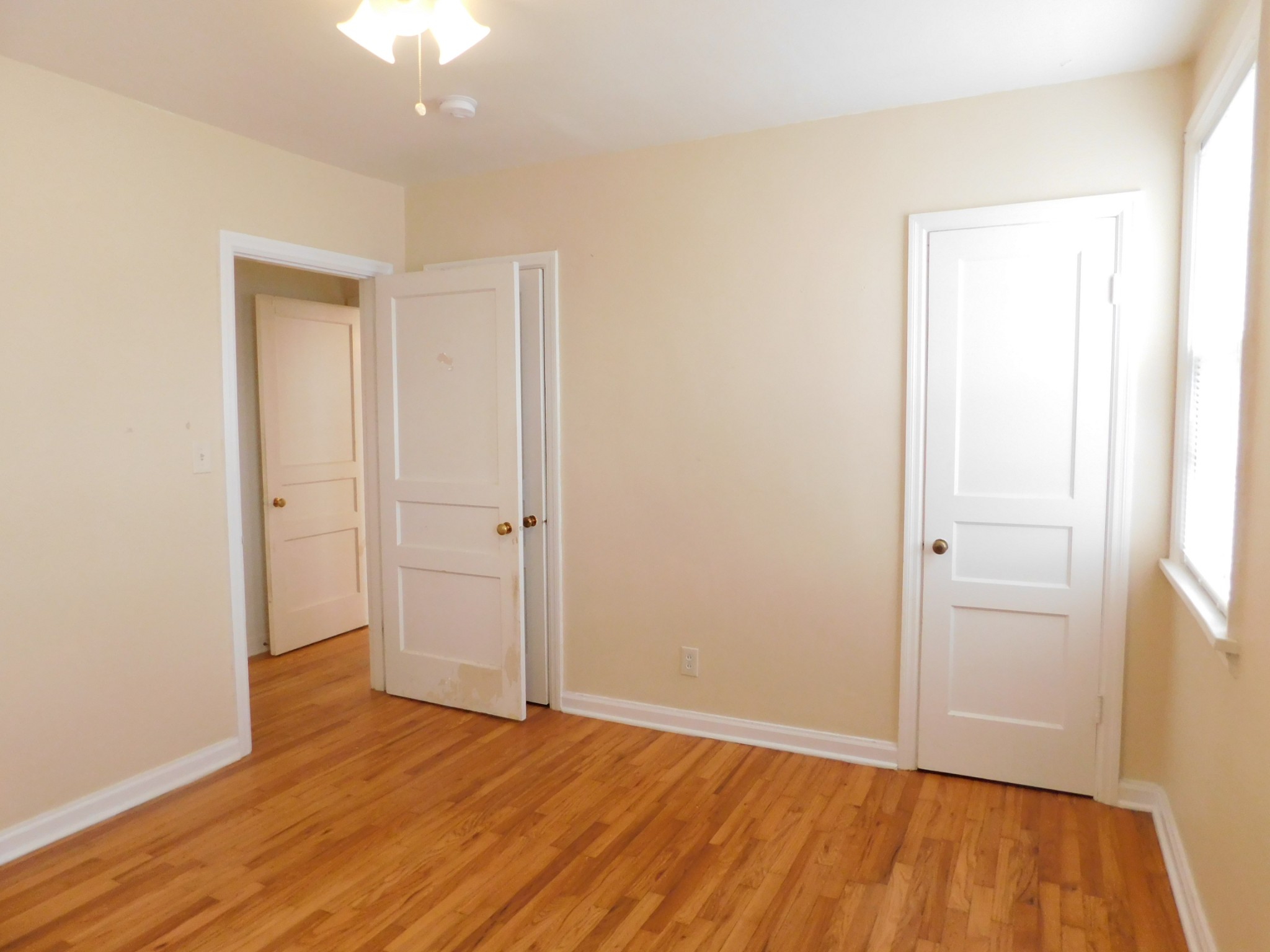 2801 Surrey Road Nashville, TN 37214 - Photo 19 of 43 an empty room with wooden floor and closet