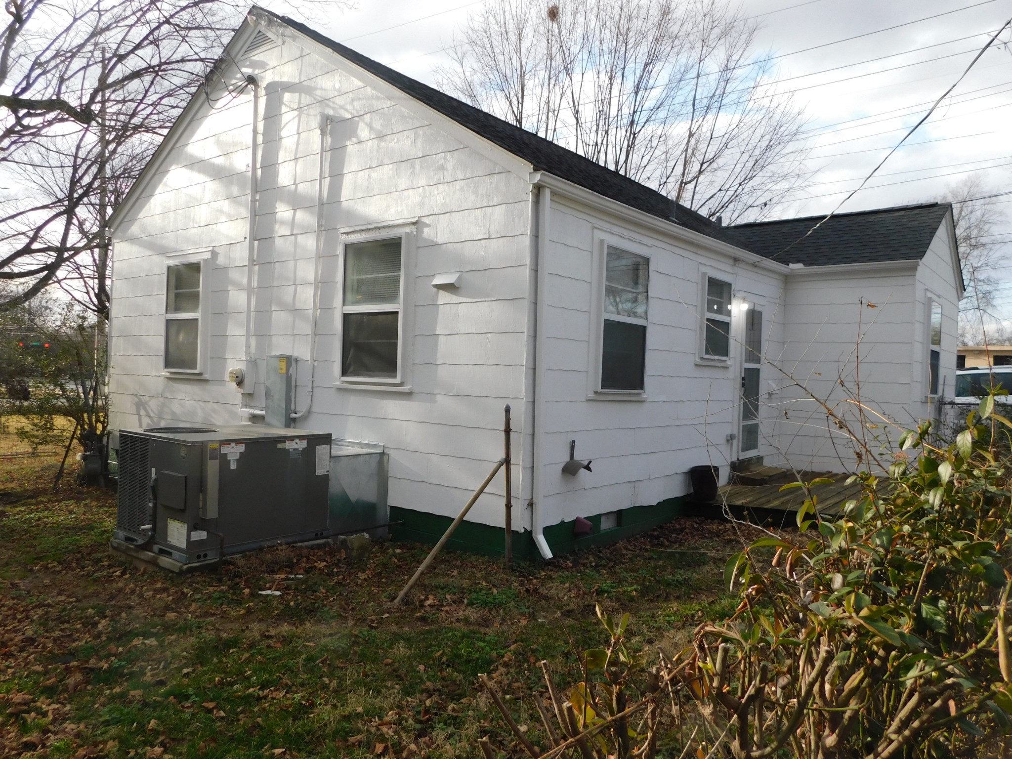 2801 Surrey Road Nashville, TN 37214 - Photo 4 of 43 a view of a house with backyard and sitting area