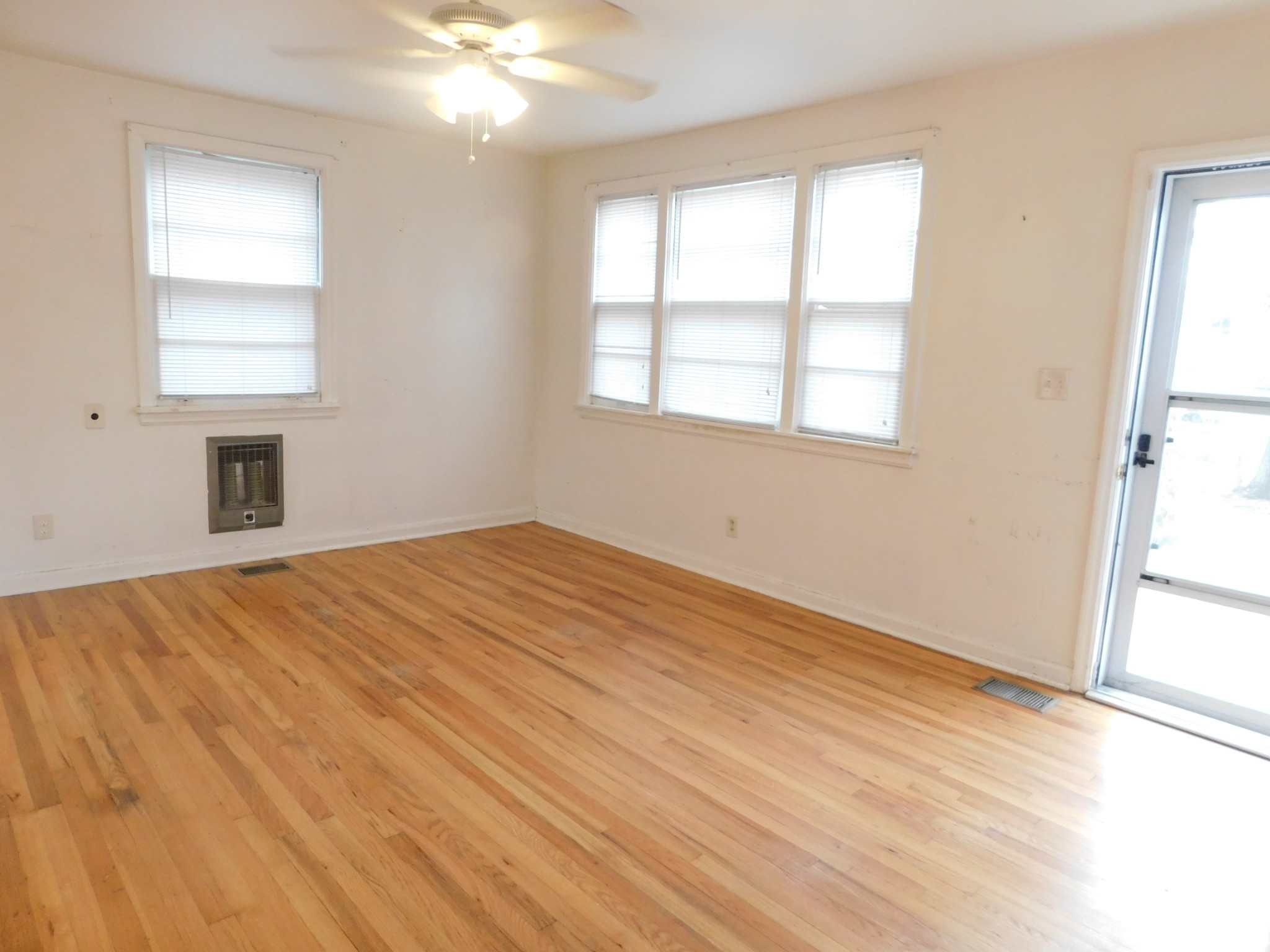 2801 Surrey Road Nashville, TN 37214 - Photo 6 of 43 a view of empty room with wooden floor and fan