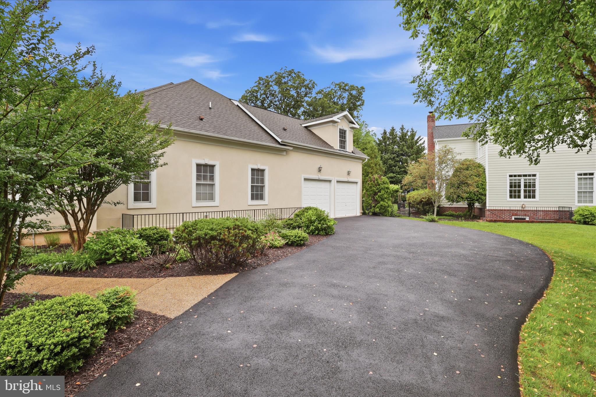 8277 Roxborough Loop Gainesville, VA 20155 - Photo 3 of 84 Large Side Load Garage & Driveway