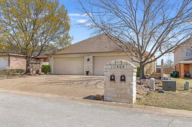 $489,000 | 1505 Claremont Parkway, Marble Falls, TX 78654