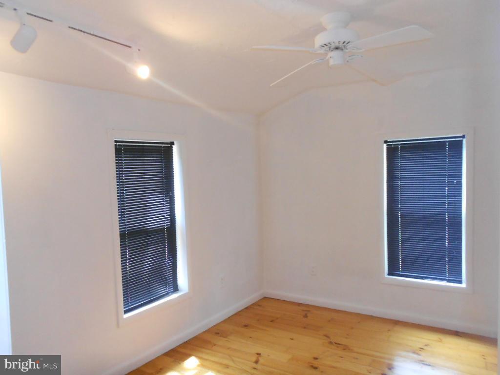 24707 Red Maple Road Southwest McCoole, MD 21562 - Photo 5 of 9 Bedroom