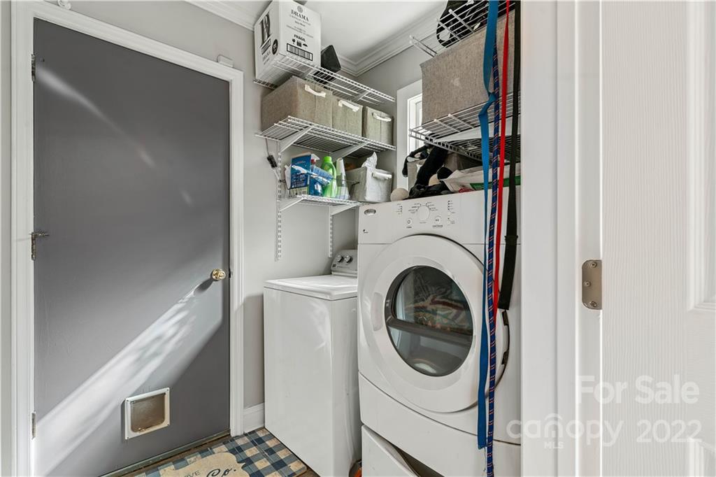 9907 Fairway Ridge Road Charlotte, NC 28277 - Photo 18 of 37 a utility room with dryer and washer