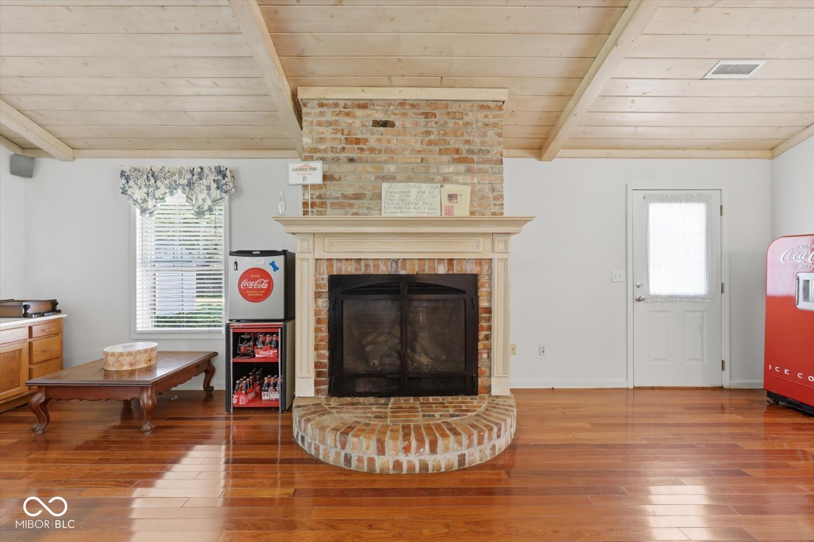 449 East McKay Road Shelbyville, IN 46176 - Photo 5 of 67