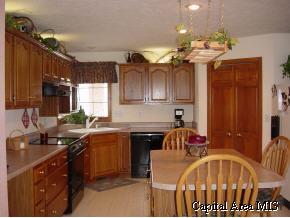 6015 Farrier Place Springfield, IL 62712 - Photo 3 of 9 Gallery Image 3