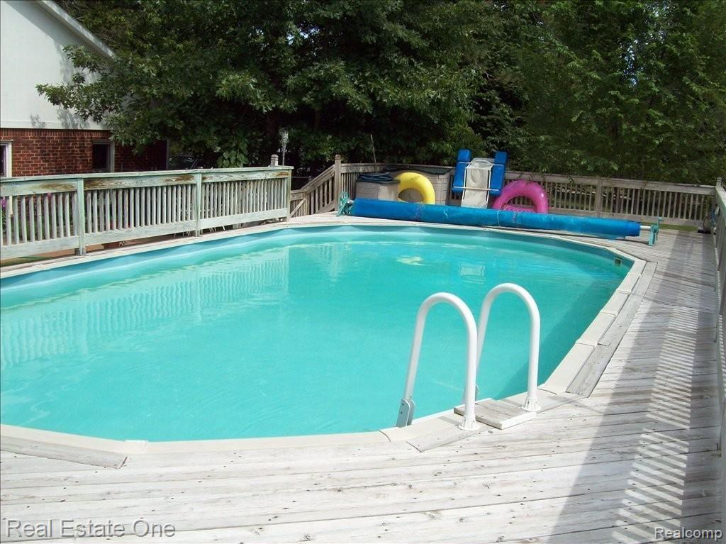 3170 East Maple Road Milford, MI 48381 - Photo 19 of 21 18x36 pool