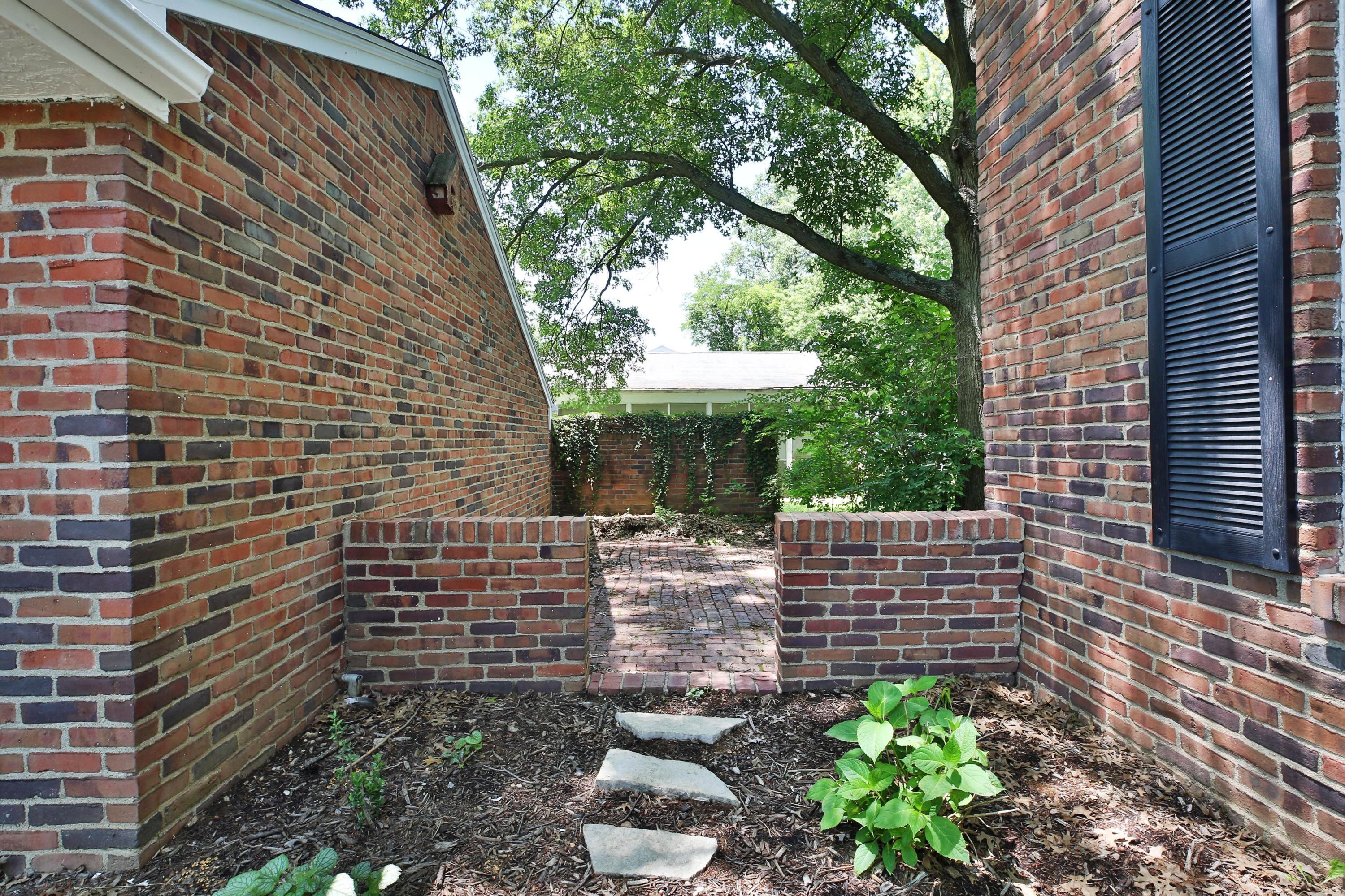 6120 Whitman Road Columbus, OH 43213 - Photo 32 of 38 Gallery Image 32