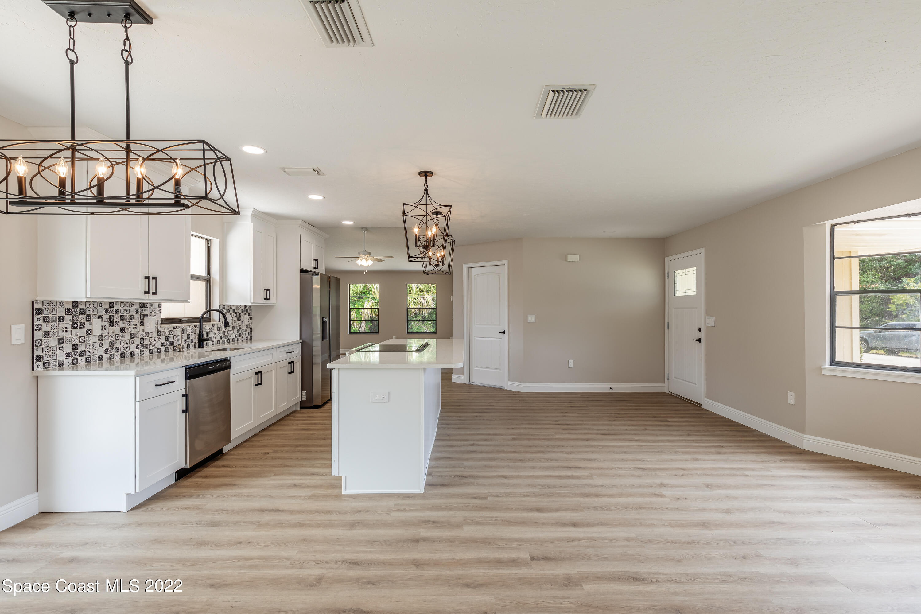 1011 Thompson Road Southwest Palm Bay, FL 32908 - Photo 9 of 17