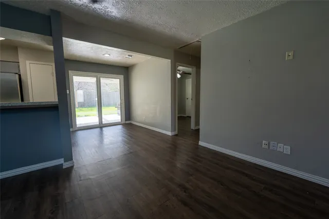 $1,950 | 2027 Alabama Street, Pasadena, TX 77503