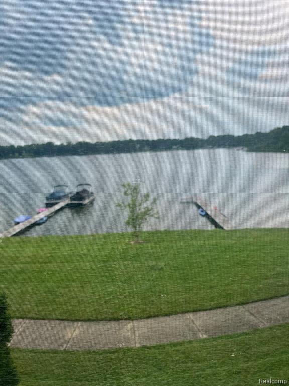 1940 Klingensmith Road, Unit 47B Bloomfield Hills, MI 48302 - Photo 20 of 36