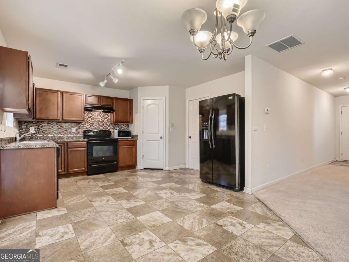 2352 Creel Road Atlanta, GA 30349 - Photo 2 of 11