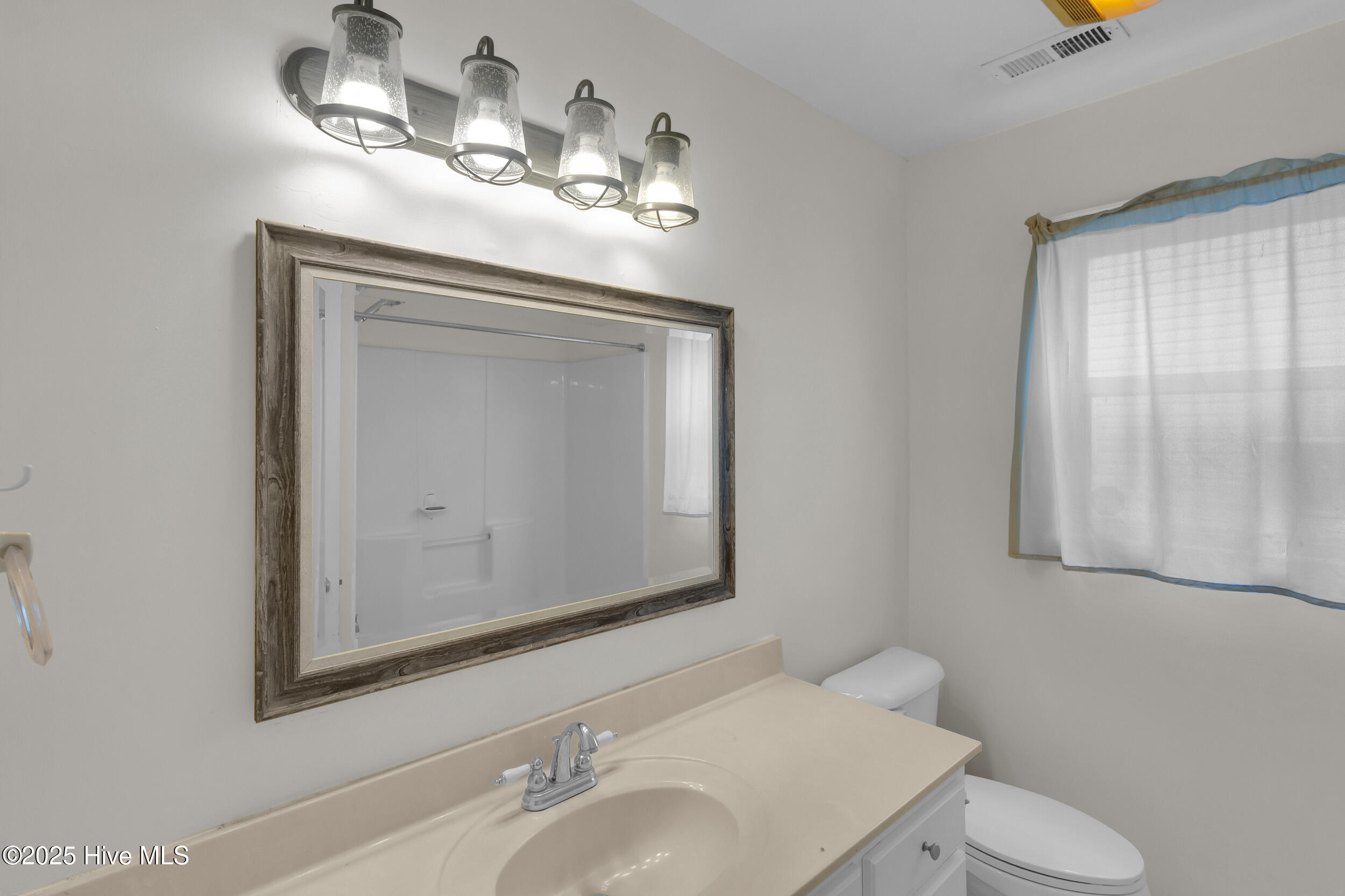 108 Luke Court New Bern, NC 28560 - Photo 14 of 19 14_img_9762