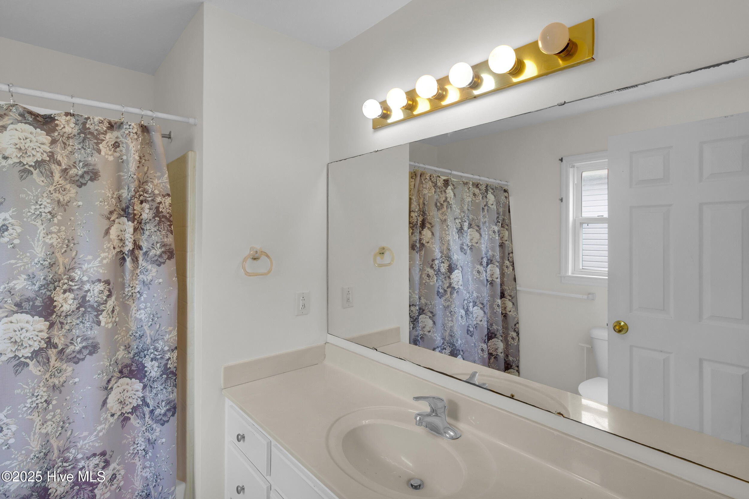 108 Luke Court New Bern, NC 28560 - Photo 10 of 19 10_img_9750