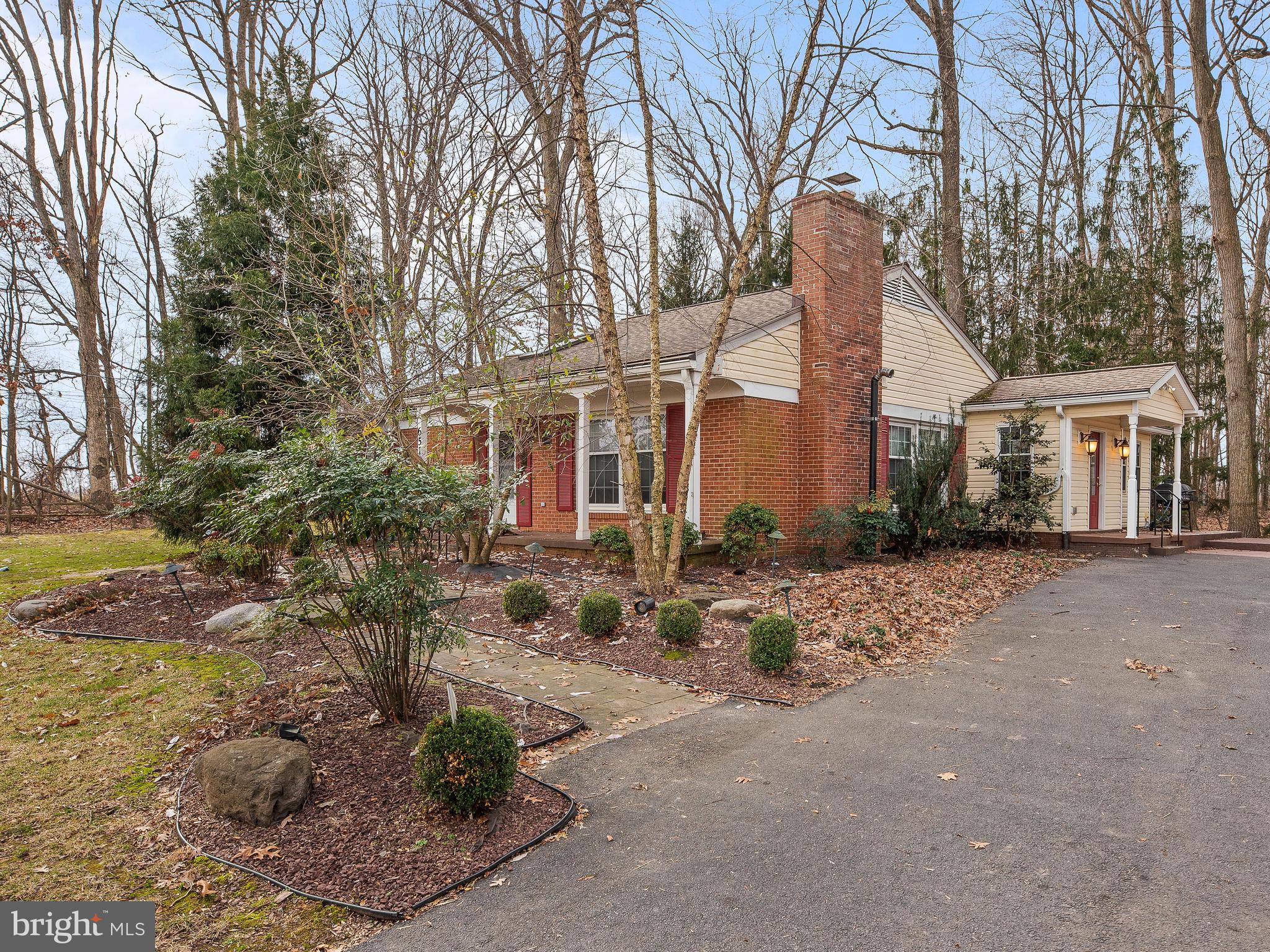 6518 Damascus Road Gaithersburg, MD 20882 - Photo 3 of 13 Quaint rancher style living