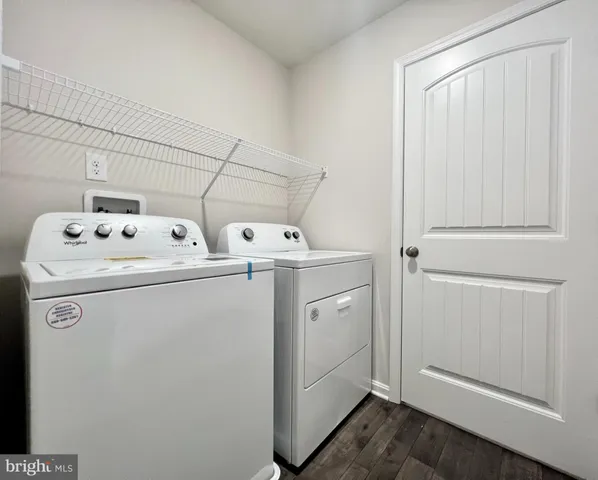 an empty room with closet