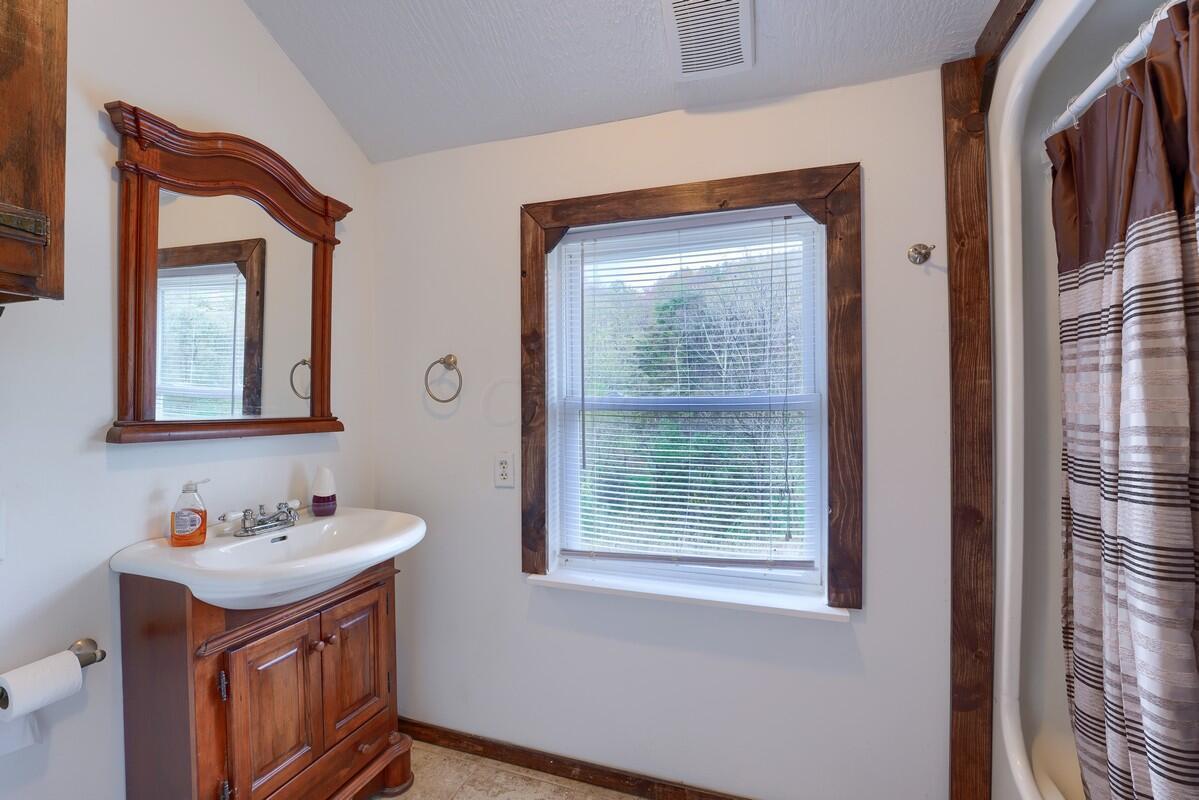 23074 Bigham Road Rockbridge, OH 43149 - Photo 17 of 37