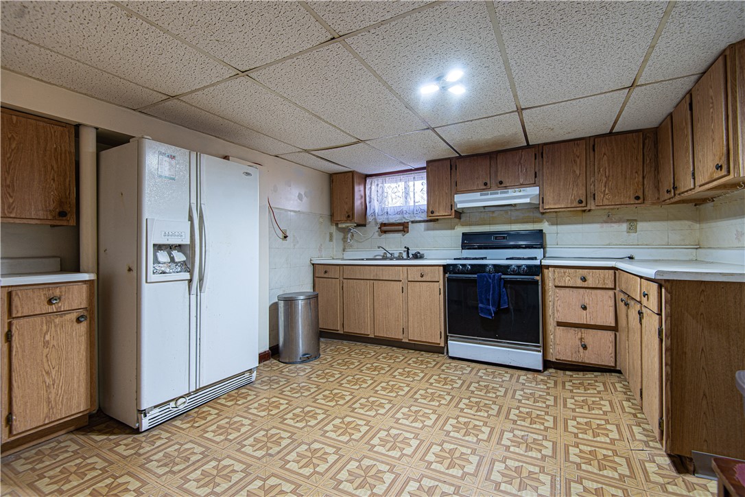 34 Tweed Street Pawtucket, RI 02861 - Photo 18 of 26