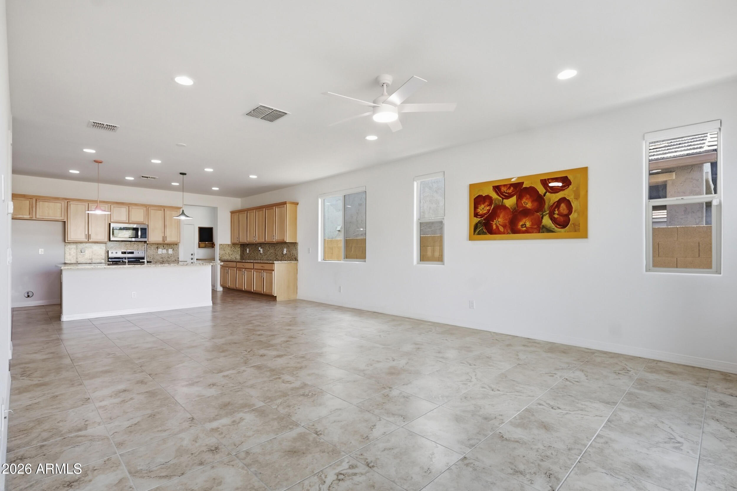 5823 South Del Rancho Mesa, AZ 85212 - Photo 4 of 42 Great Room