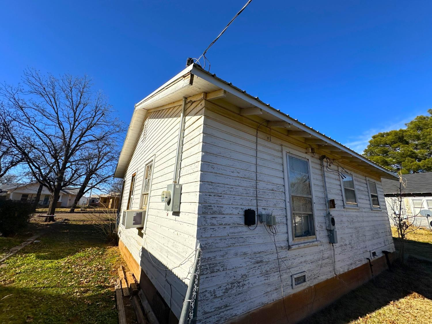610 Trumbull Avenue Spur, TX 79370 - Photo 6 of 14 a view of house with yard