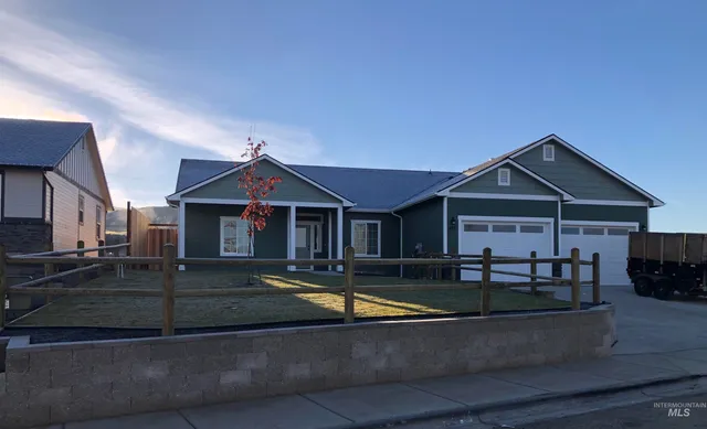 $449,000 | 885 South Iowa Avenue, Payette, ID 83661