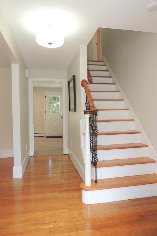 44 Brewster Road West Springfield, MA 01089 - Photo 3 of 30 Gallery Image 3