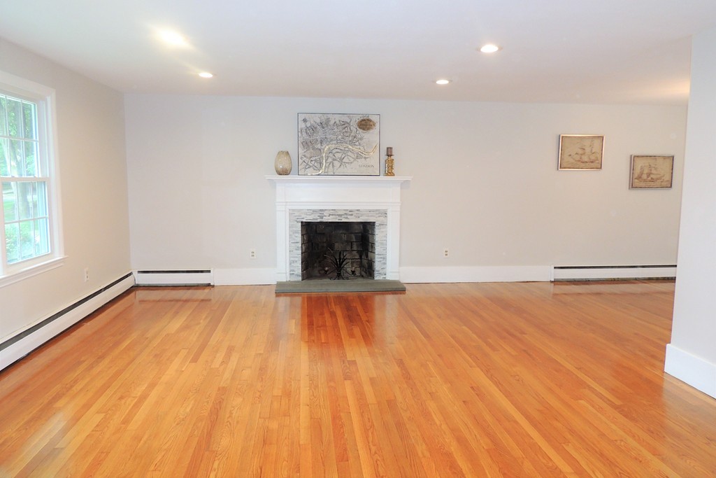 44 Brewster Road West Springfield, MA 01089 - Photo 4 of 30 Gallery Image 4