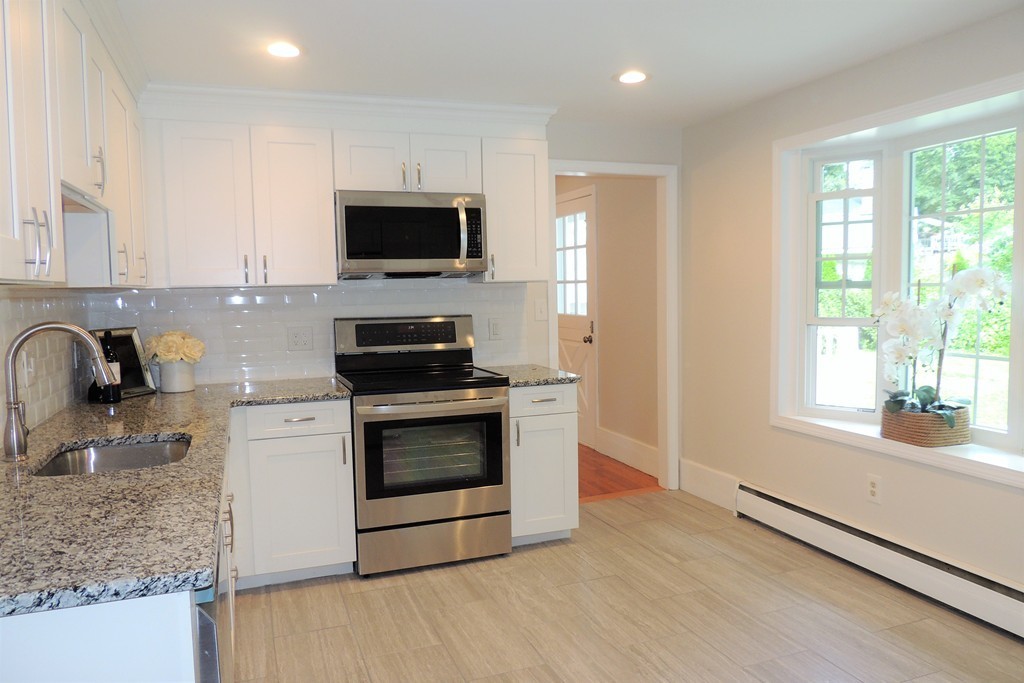 44 Brewster Road West Springfield, MA 01089 - Photo 8 of 30 Gallery Image 8