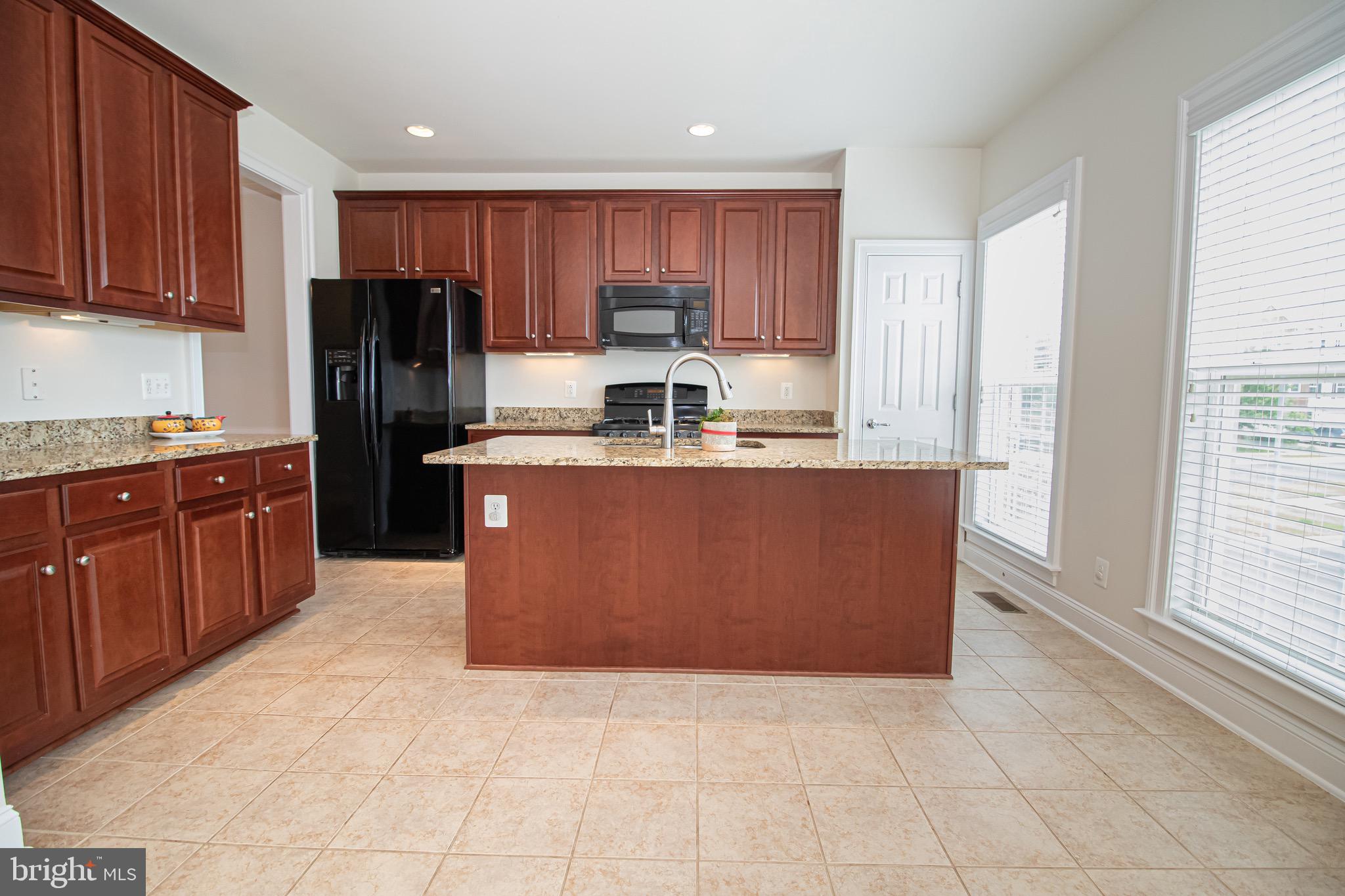 22275 Rampsbeck Terrace Ashburn, VA 20148 - Photo 6 of 52