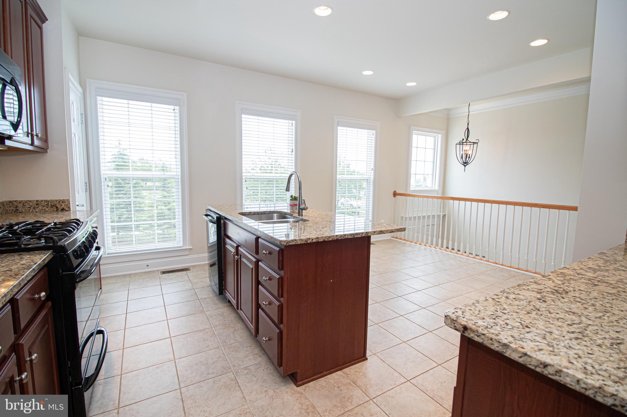 22275 Rampsbeck Terrace Ashburn, VA 20148 - Photo 9 of 52