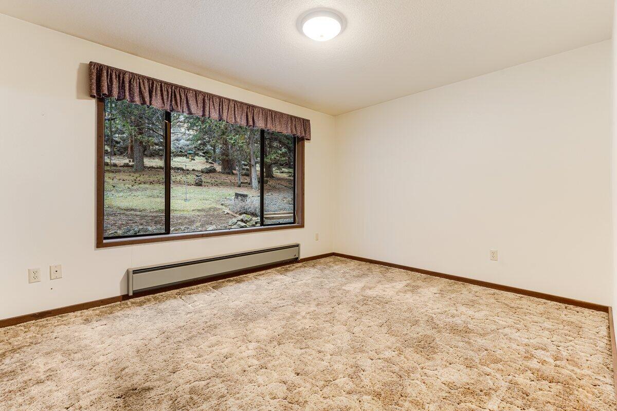 4059 Northwest Lower Village Road Bend, OR 97703 - Photo 13 of 25 Guest room 1