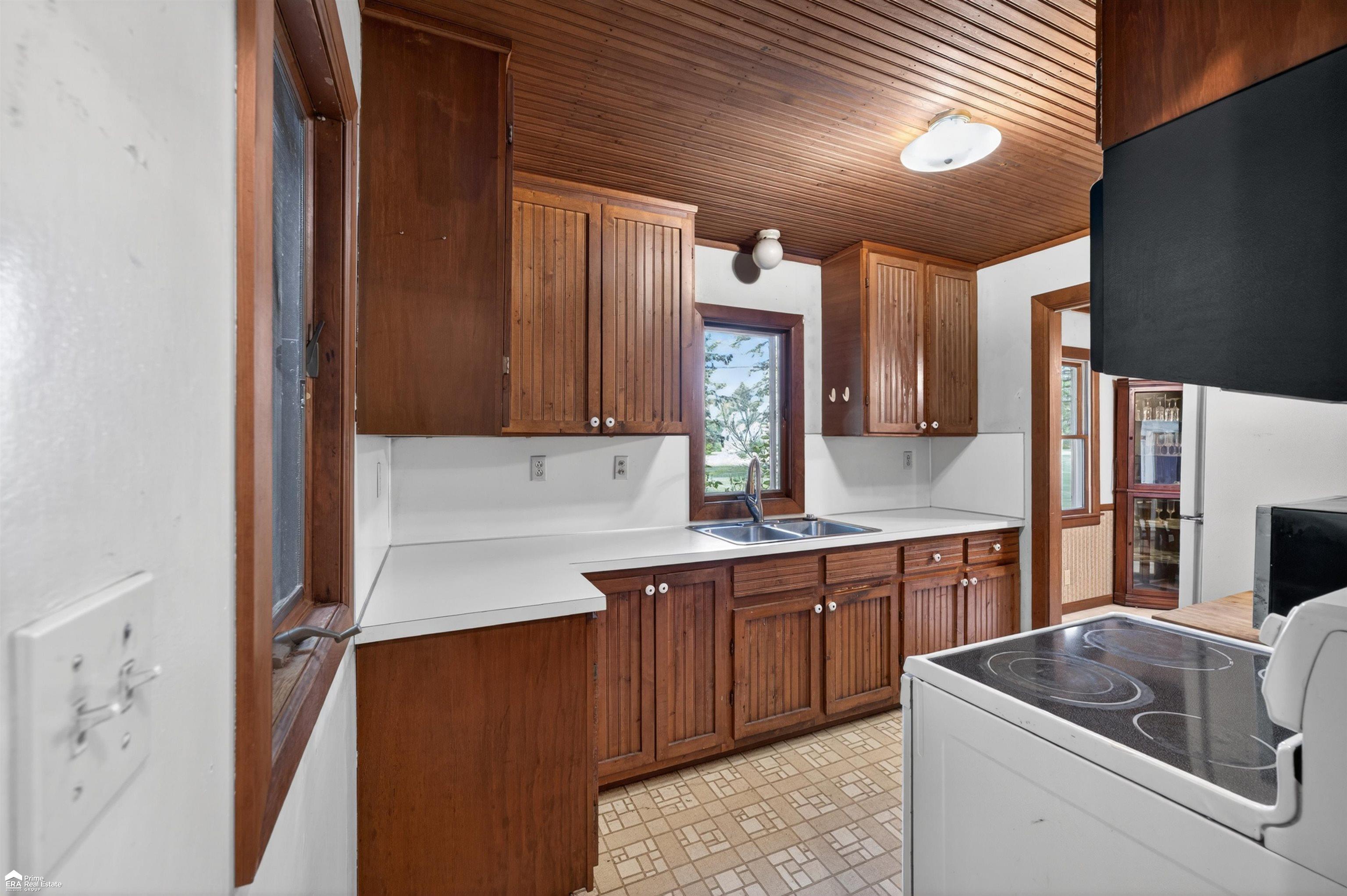 1444 South Genesee Road Burton, MI 48509 - Photo 14 of 64