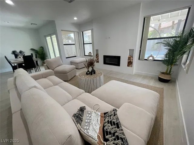 $4,199 | 3004 Ocean View Drive, Las Vegas, NV 89117