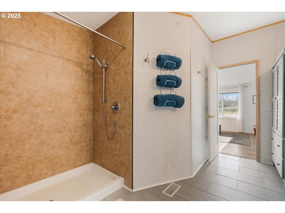 78527 Point Adams Road Clatskanie, OR 97016 - Photo 22 of 46