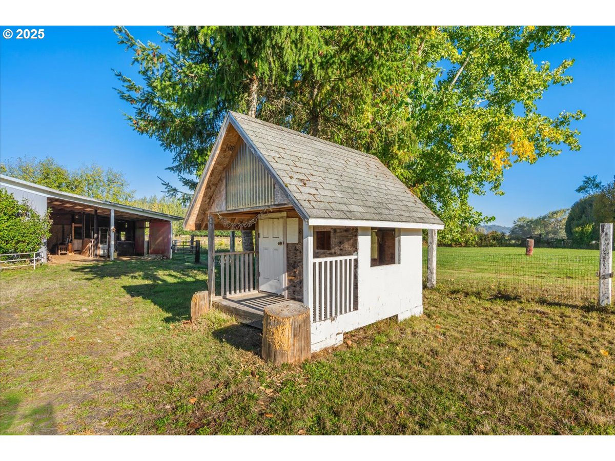 78527 Point Adams Road Clatskanie, OR 97016 - Photo 35 of 46 a view of a house with backyard and sitting area