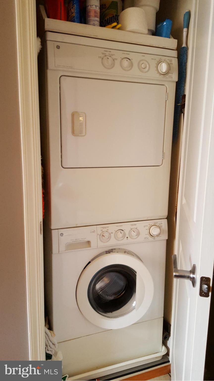 3650 South Glebe Road, Unit 649 Arlington, VA 22202 - Photo 13 of 22 a utility room with dryer and washer