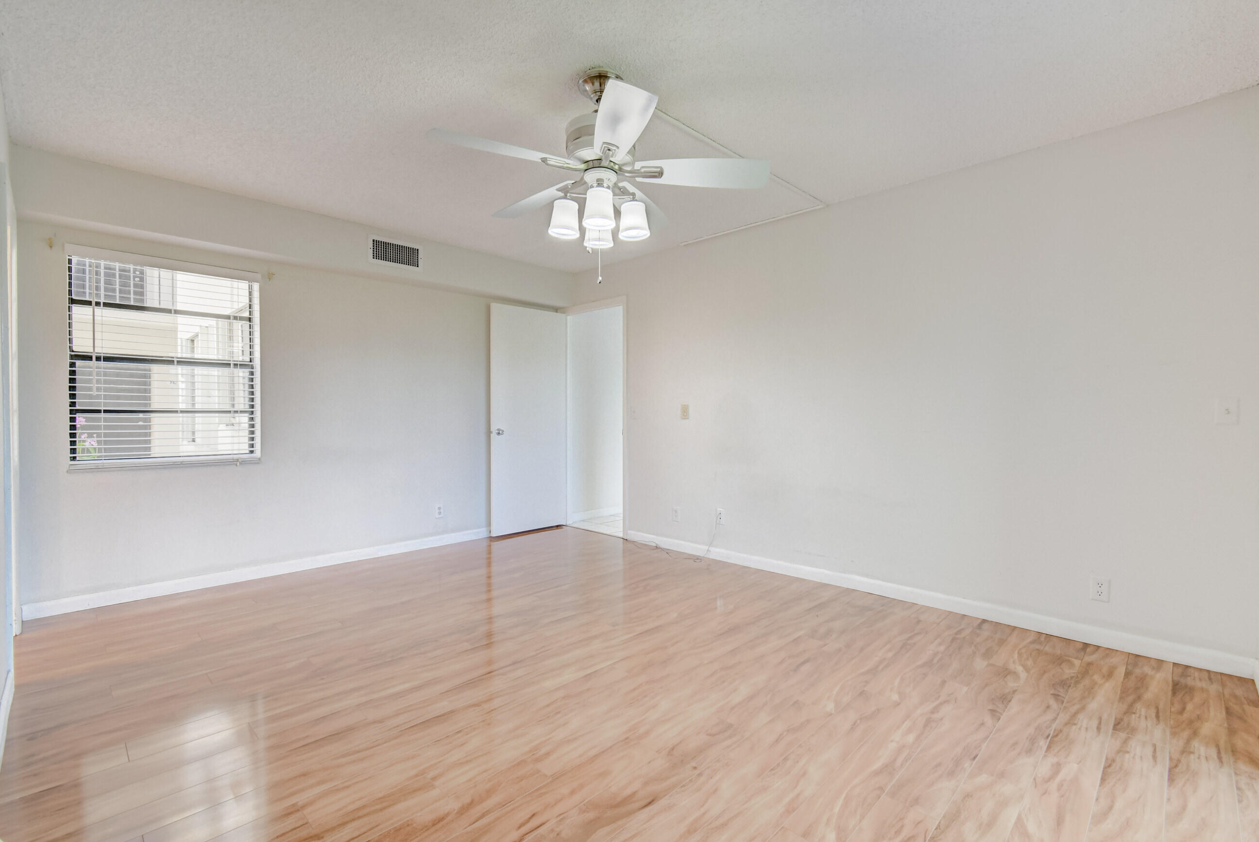 61 Capri B Delray Beach, FL 33484 - Photo 23 of 46 28_dsc_2019_20_21_22_23