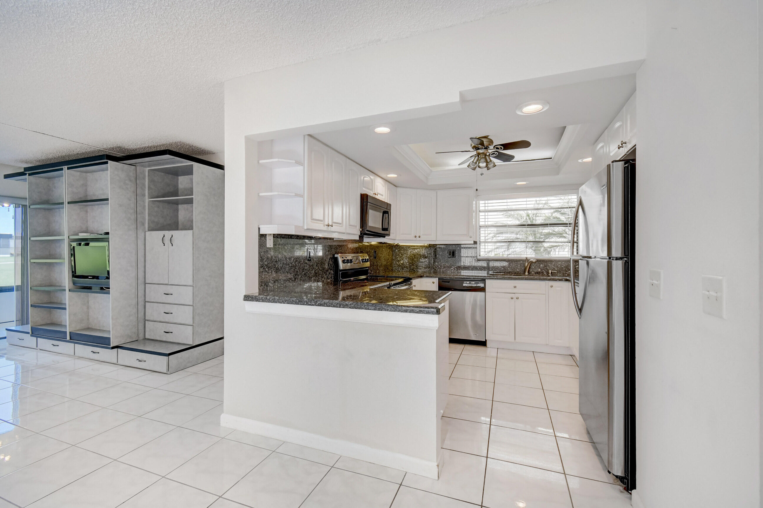 61 Capri B Delray Beach, FL 33484 - Photo 4 of 46 20_dsc_1939_40_41_42_43