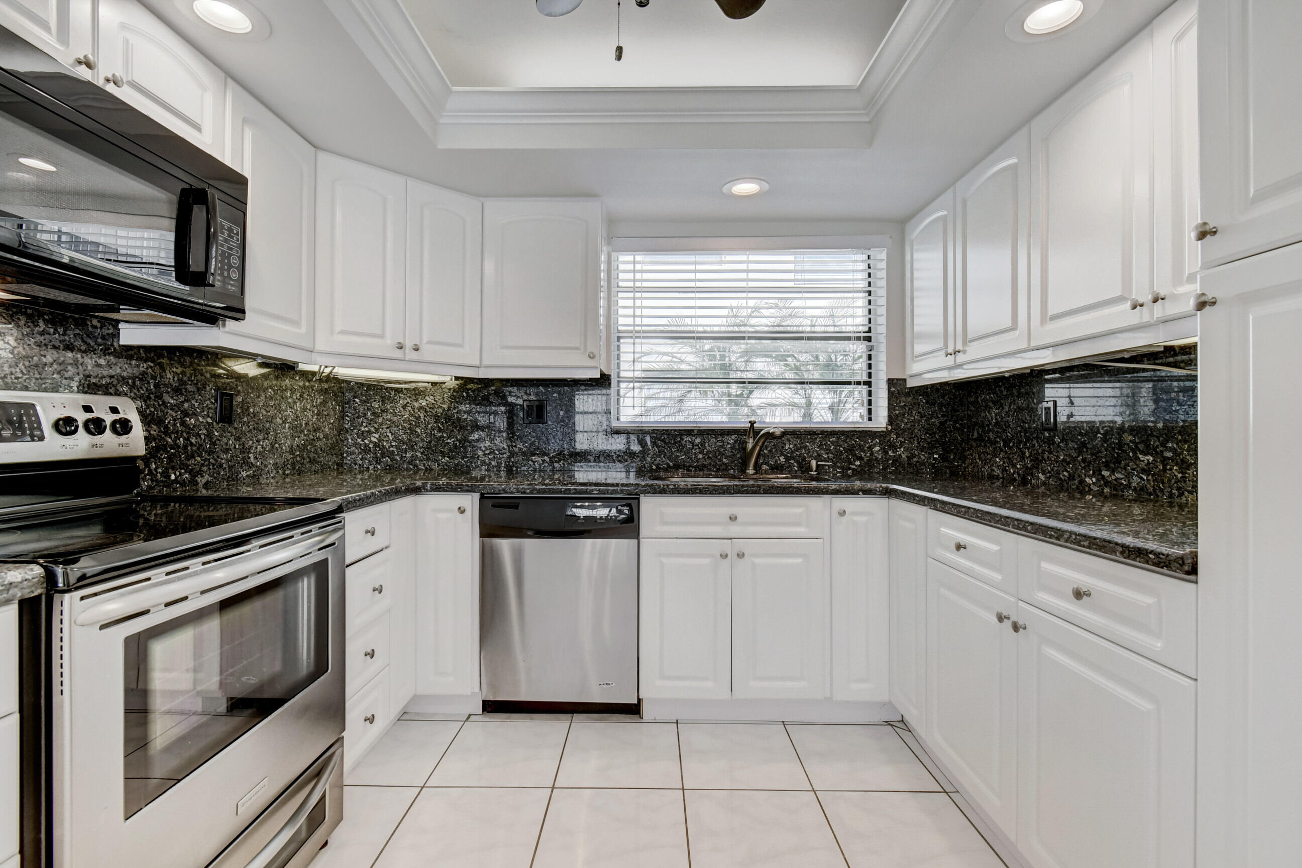61 Capri B Delray Beach, FL 33484 - Photo 6 of 46 22_dsc_1964_5_6_7_8