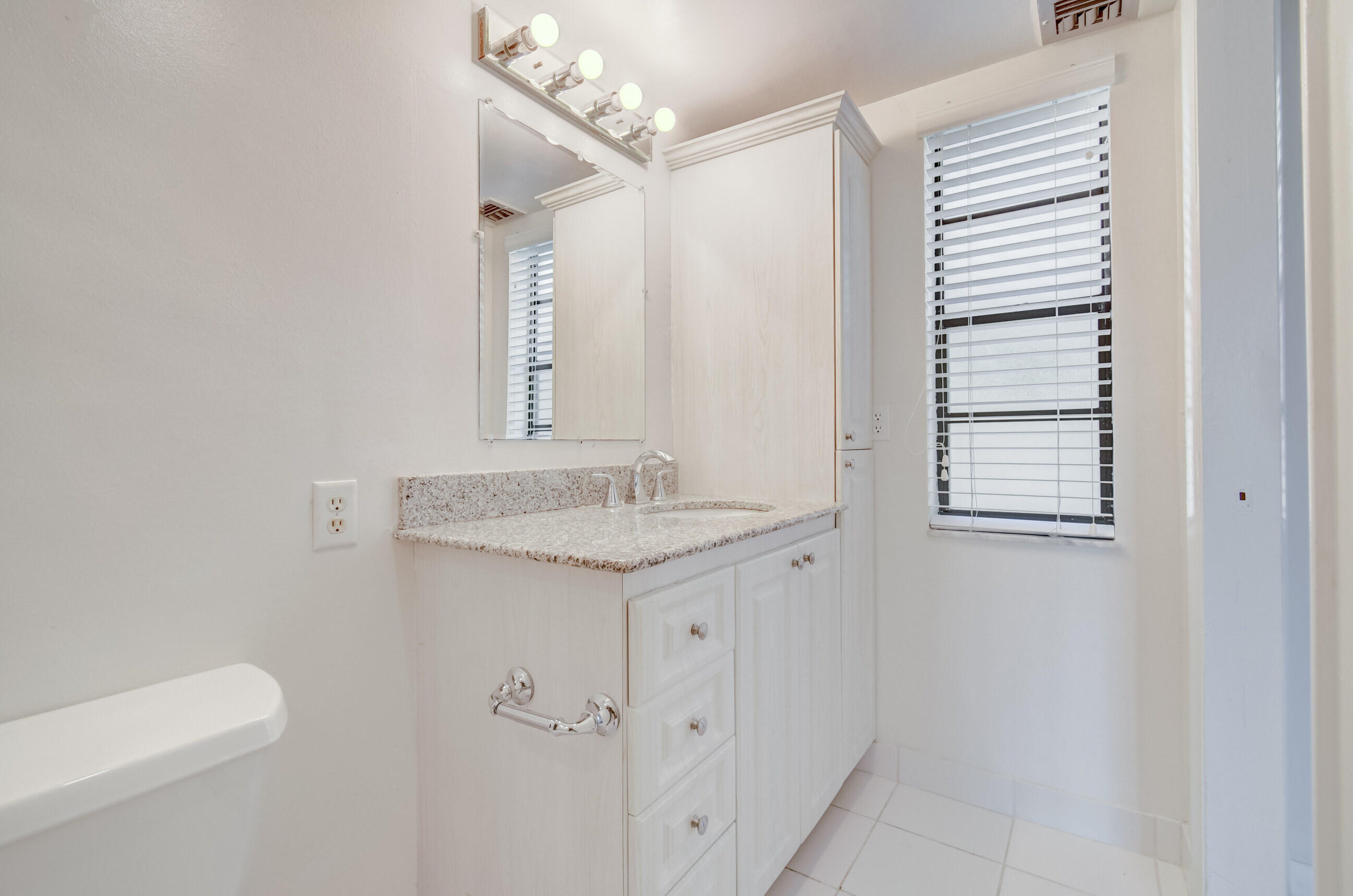 61 Capri B Delray Beach, FL 33484 - Photo 10 of 46 34_dsc_2069_70_71_72_73