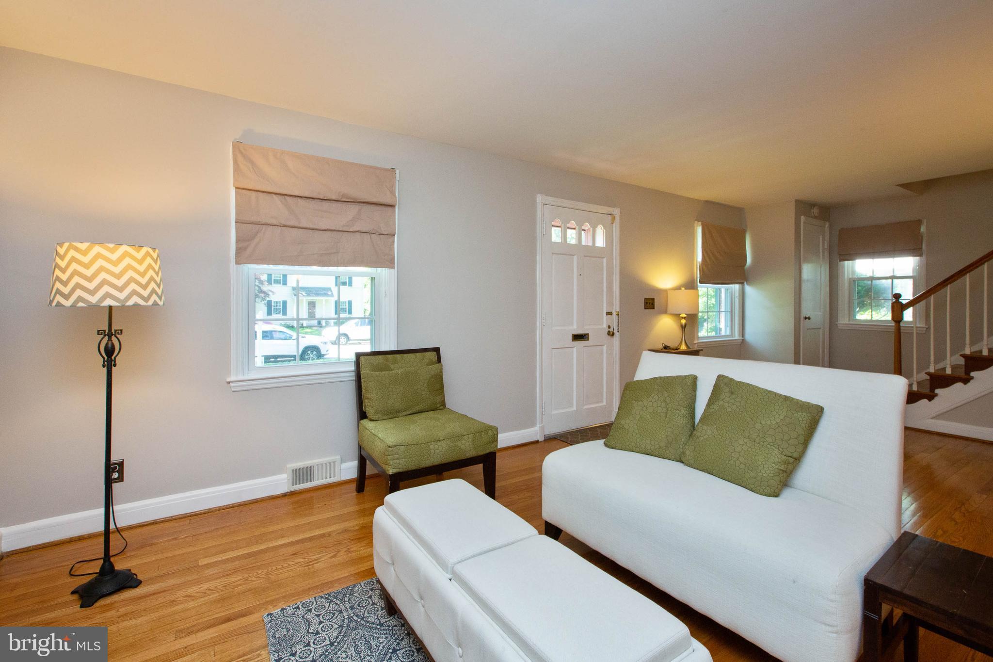 110 Cedarcroft Road Baltimore, MD 21212 - Photo 2 of 33 Living Room